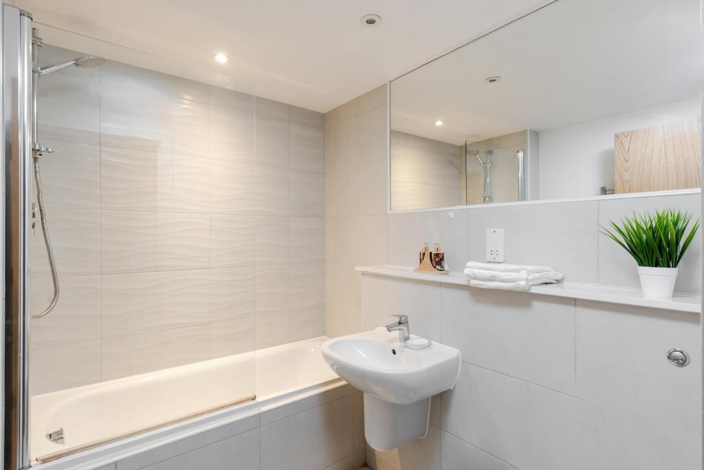 City Living Penthouse Apartment With Parking 맨체스터 외부 사진