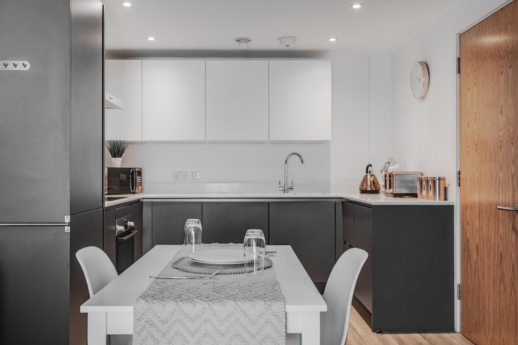 City Living Penthouse Apartment With Parking 맨체스터 외부 사진